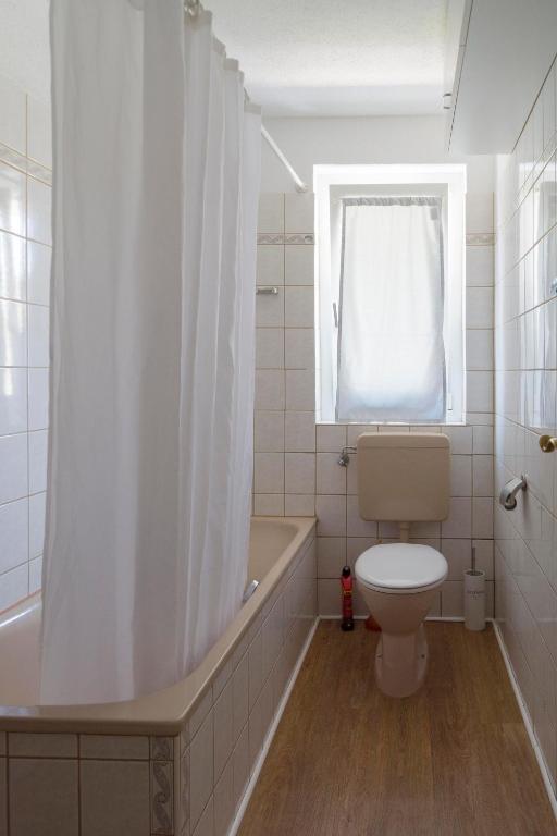 Koupelna v ubytování Konstanz nähe, ruhiges 4-Zim-Wohnung bis 8 Personen