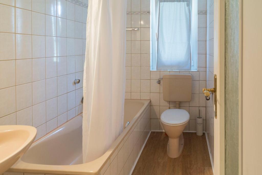 Koupelna v ubytování Konstanz nähe, ruhiges 4-Zim-Wohnung bis 8 Personen