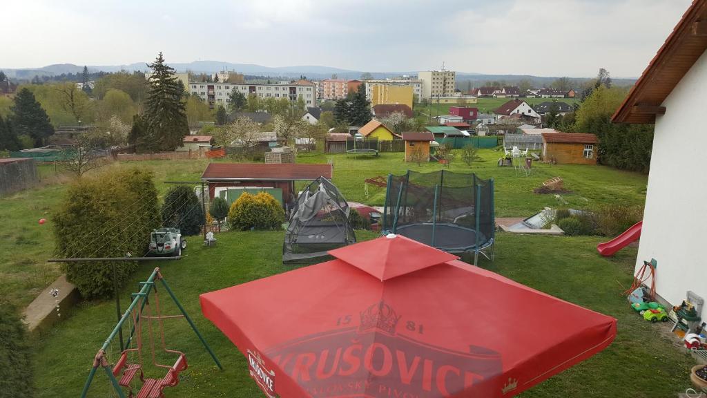 Herní místnost nebo prostor pro děti v ubytování Pension U Dubu