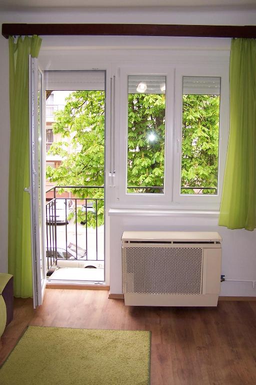 Posedenie v ubytovaní Like Apartman
