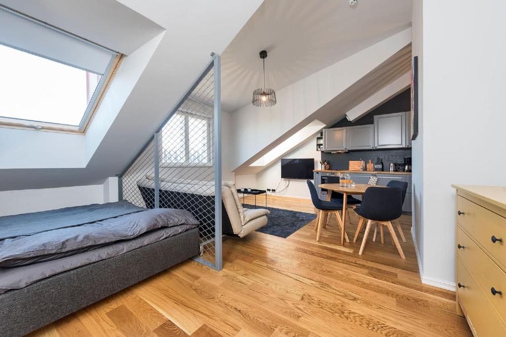 Lighthouse Apartments - Studio Apartment 1