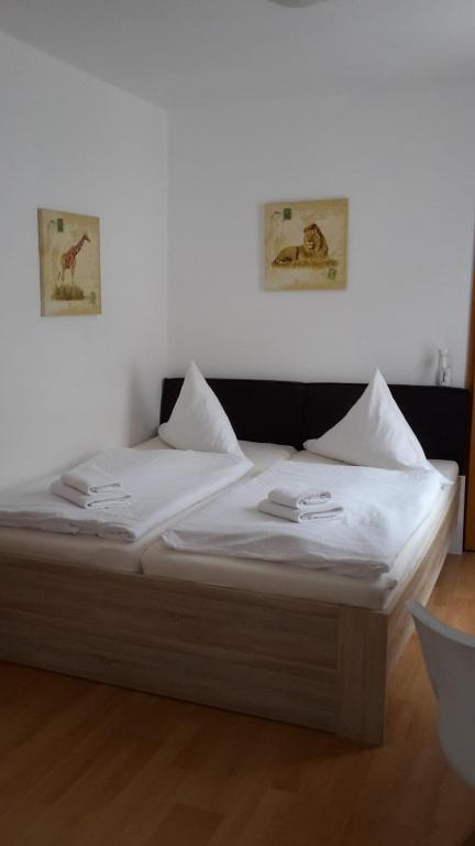 Pension Am Renner - Small Double Room