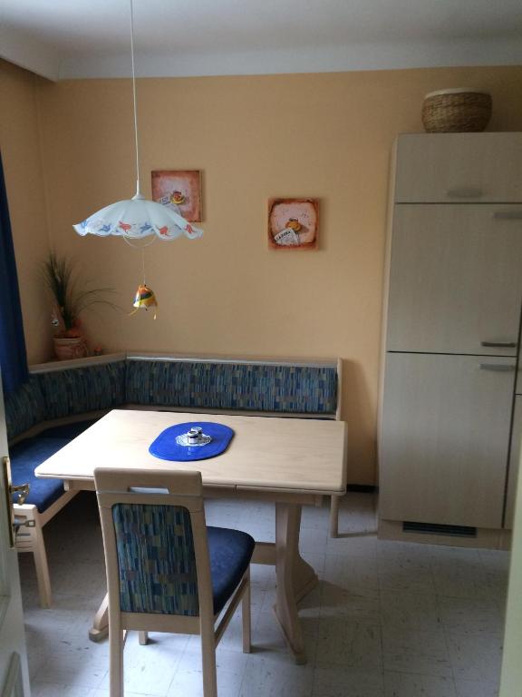 A kitchen or kitchenette at Appartements-Ella