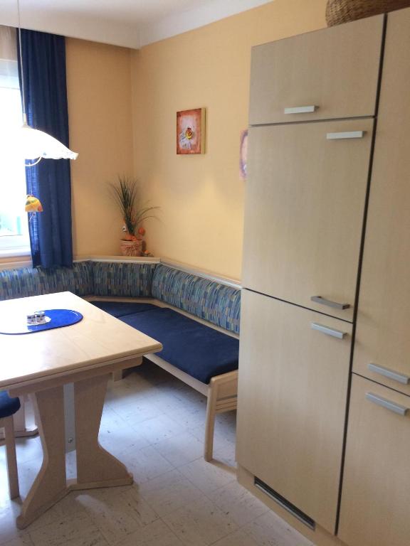 A kitchen or kitchenette at Appartements-Ella