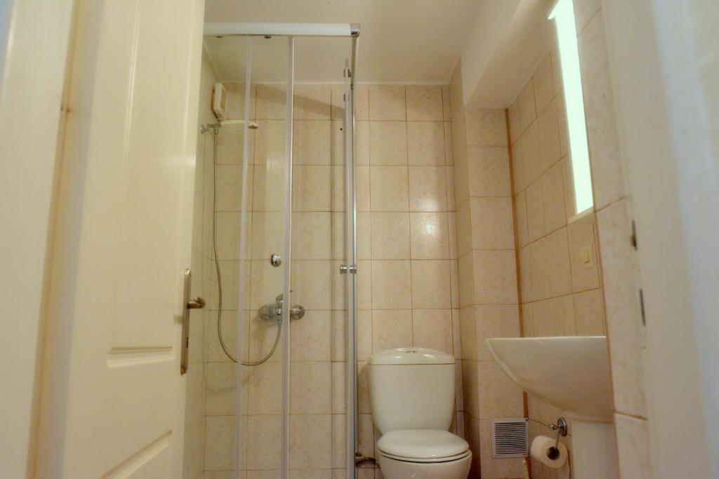 Koupelna v ubytování Glyfada Gorgona Apartments