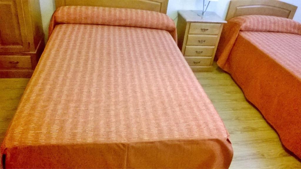 Hostal El Cairo - Twin Room With Bathroom