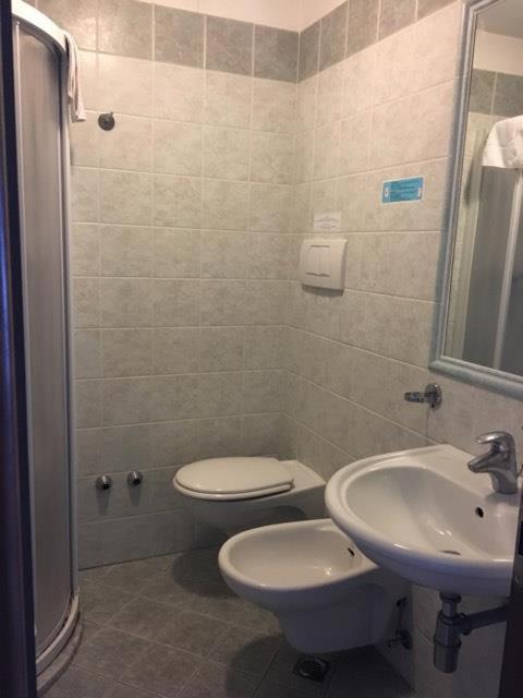 Koupelna v ubytování Hotel Saint Tropez