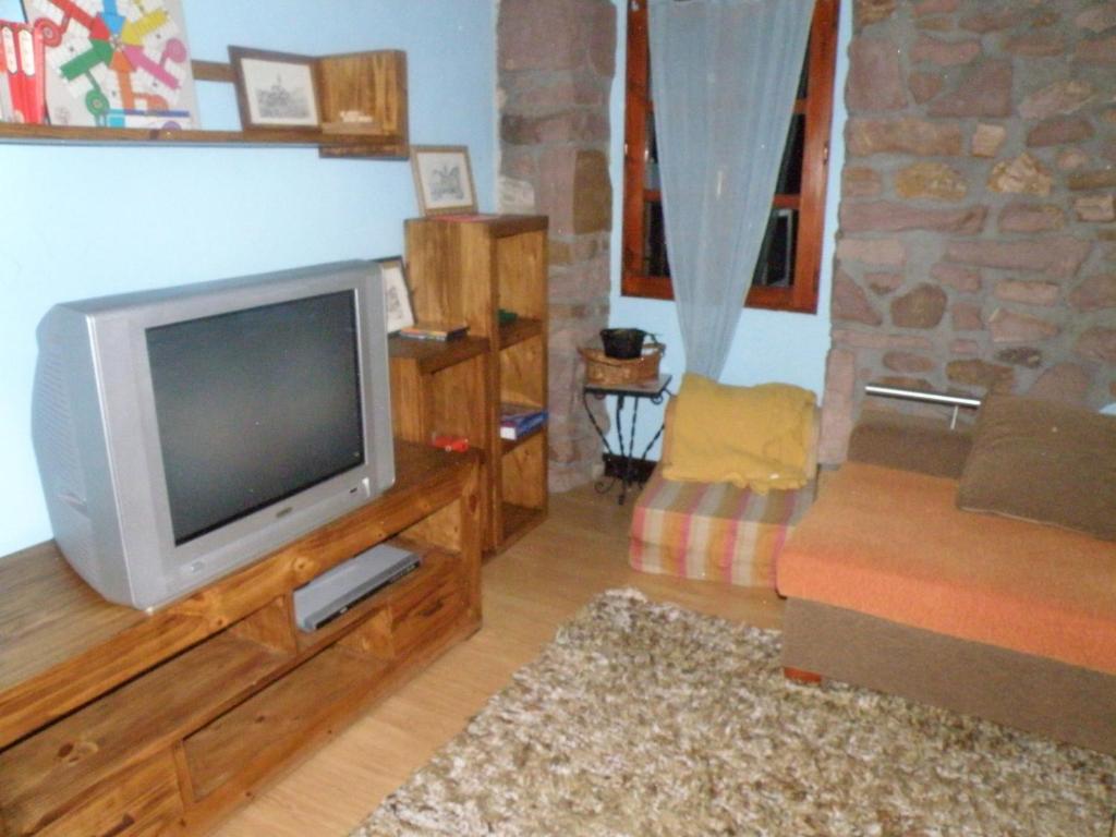 TV a/nebo společenská místnost v ubytování Posada Elbete