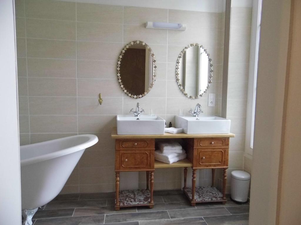 Moulin d'Amour - Family Room With Bathroom
