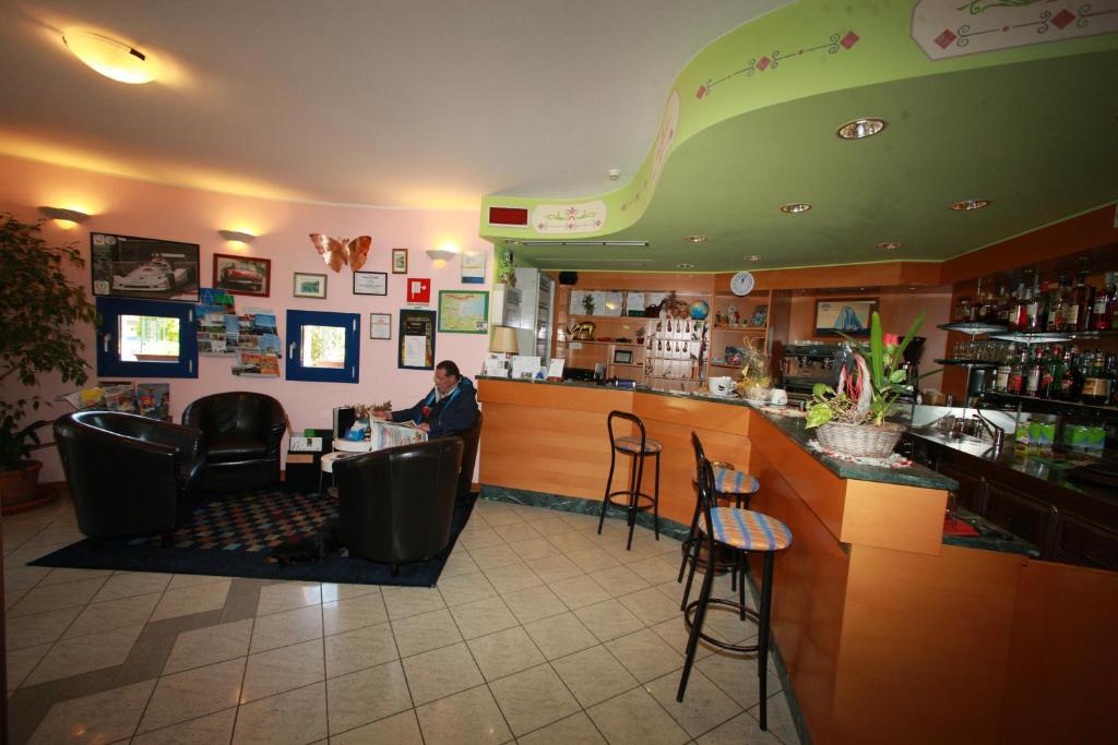 Lounge nebo bar v ubytování Hotel Il Canneto