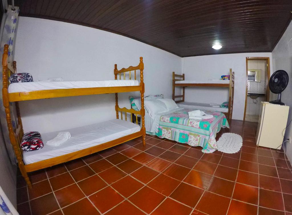  Pousada e Camping Paraíso dos Golfinhos