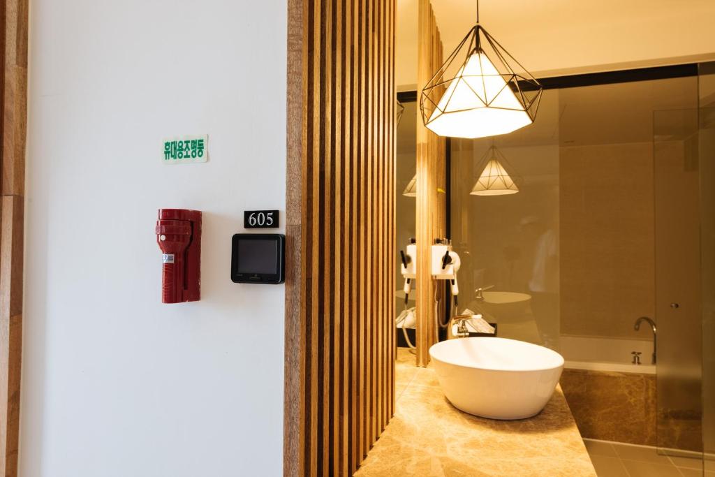 Koupelna v ubytování Boutique Hotel XYM Pyeongtaek