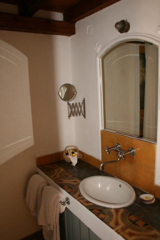 Bratsera Boutique Hotel - 3