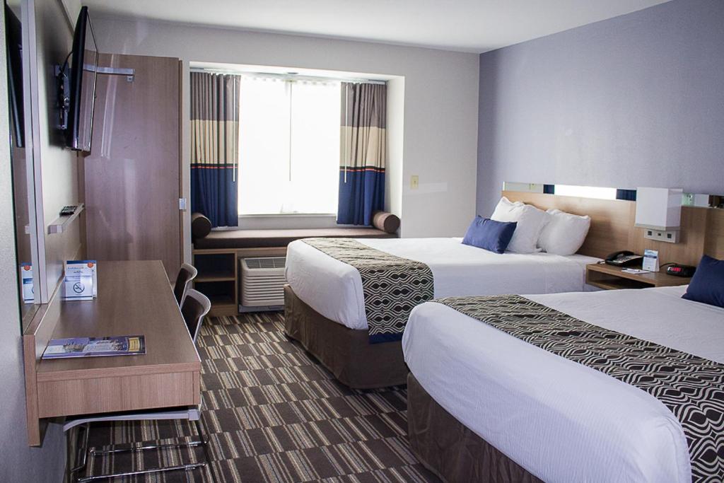 Microtel Inn & Suites by Wyndham - Penn Yan - Habitación Con 2 Camas Grandes - No Fumadores