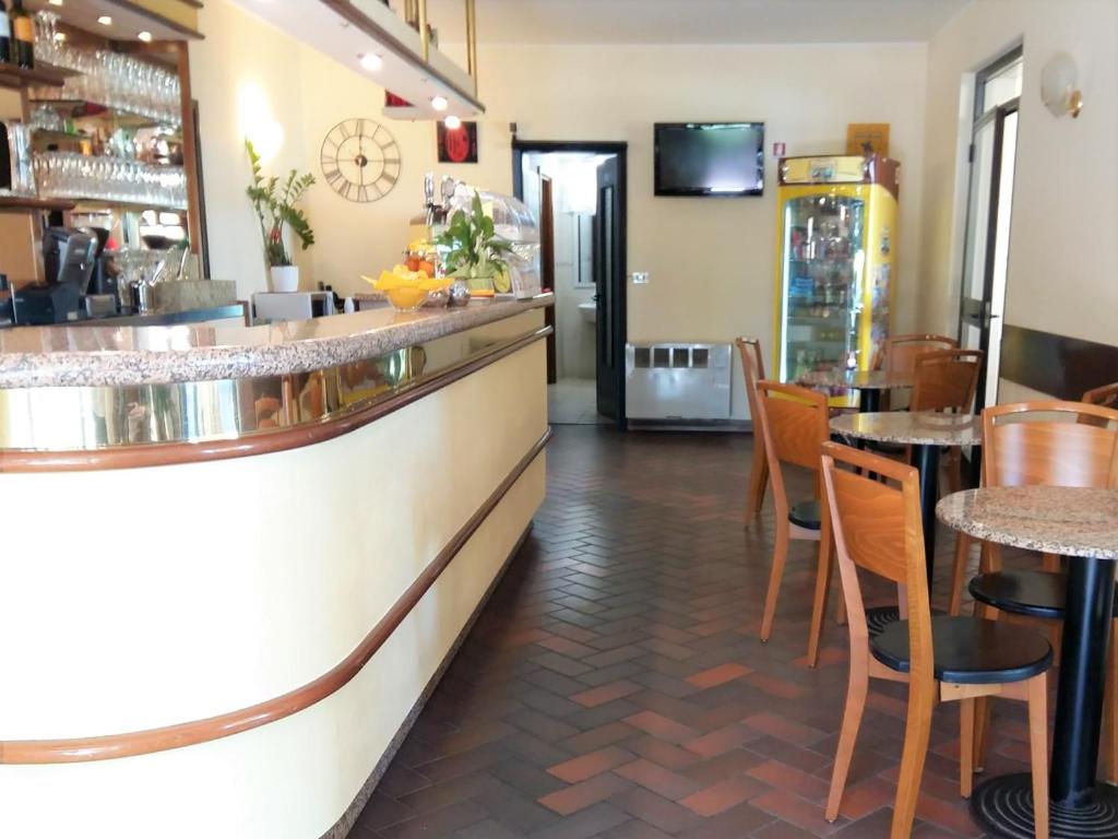 TV a/nebo společenská místnost v ubytování Hotel La Rama