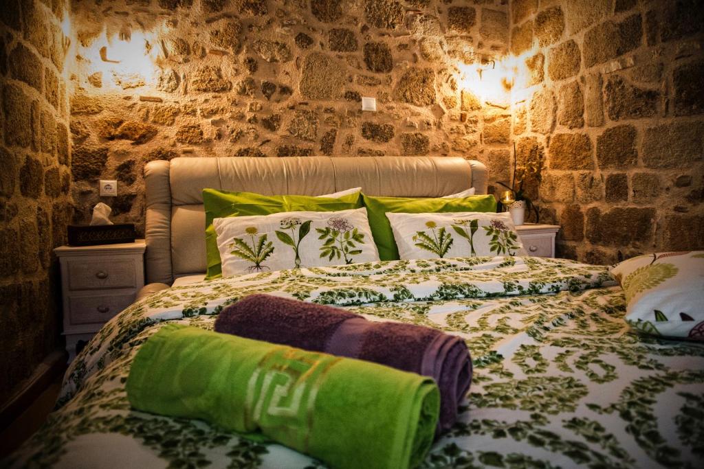 George & Alexandra's Apartments - 5