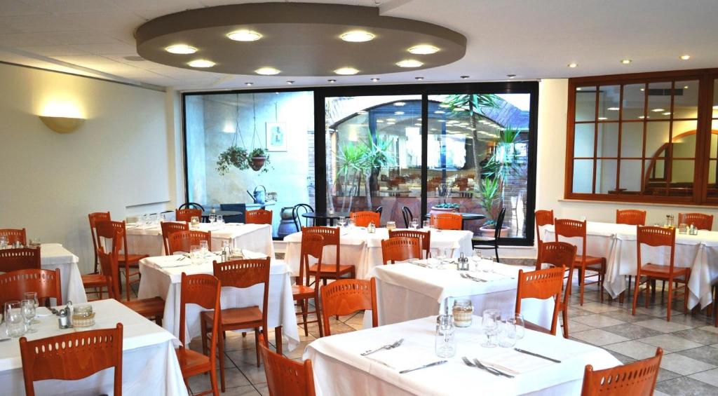 Restauracja lub miejsce do jedzenia w obiekcie Hotel Colonne