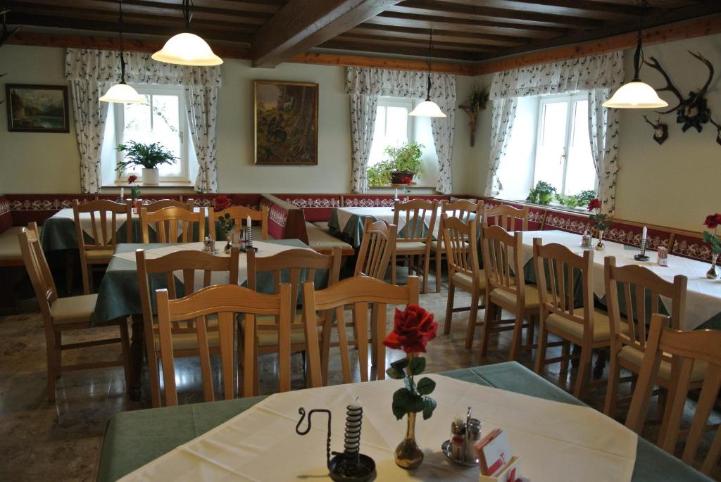 Restaurace v ubytování Kirchenwirt Gosau