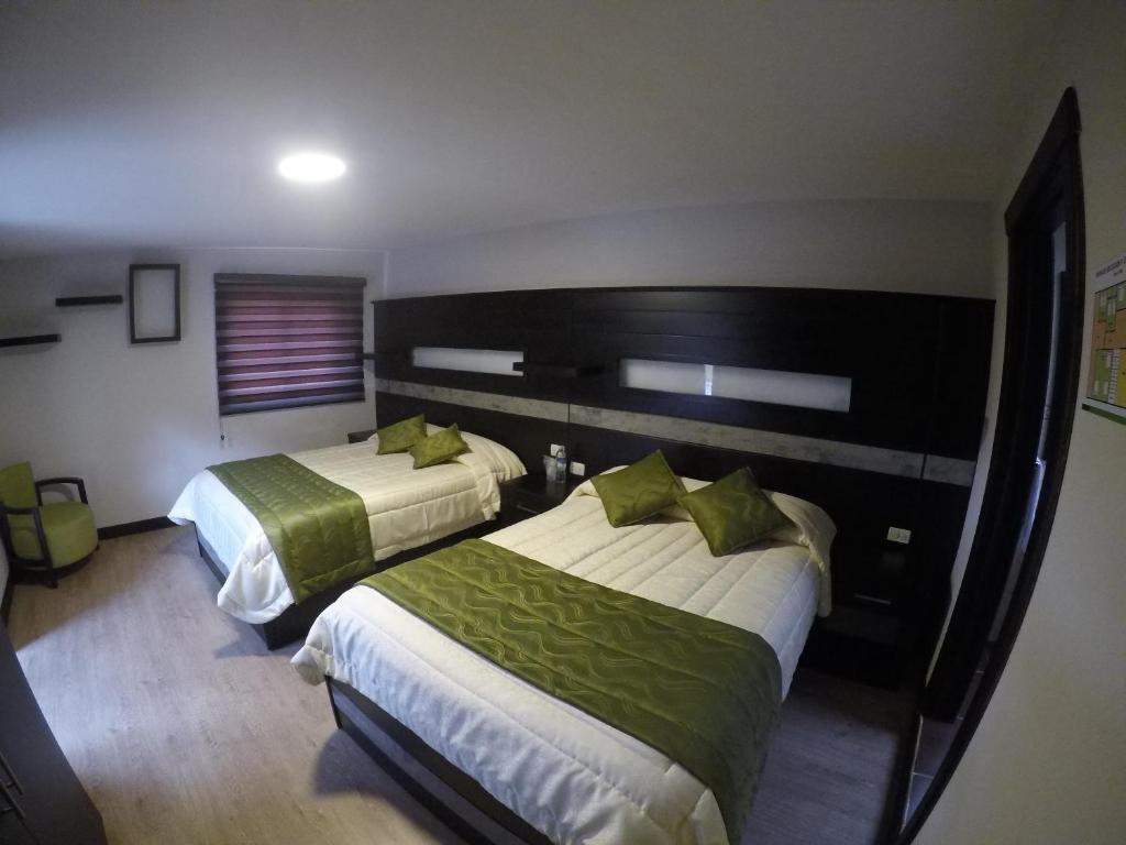 Hotel Majestic 2 by HHG - Quadruple Room With Private Bathroom
