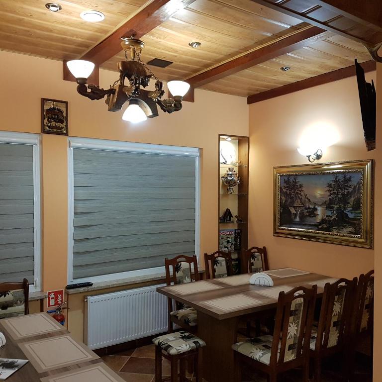 Posedenie v ubytovaní POKOJE GOŚCINNE ”ŻUBR”