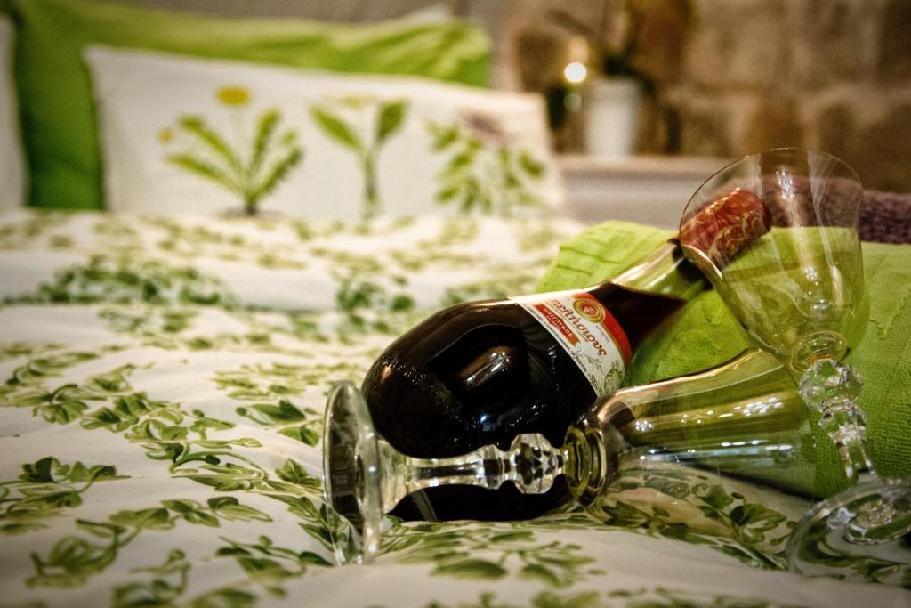 George & Alexandra's Apartments - 2