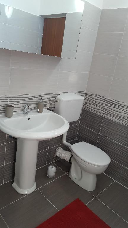 Łazienka w obiekcie Apartmani Viktorija