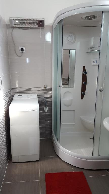 Łazienka w obiekcie Apartmani Viktorija