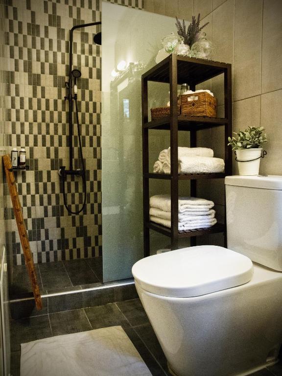 George & Alexandra's Apartments - 15