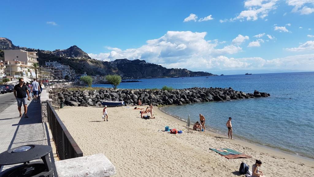 Fotografia z galérie ubytovania Loft Baia Di Giardini v destinácii Giardini Naxos