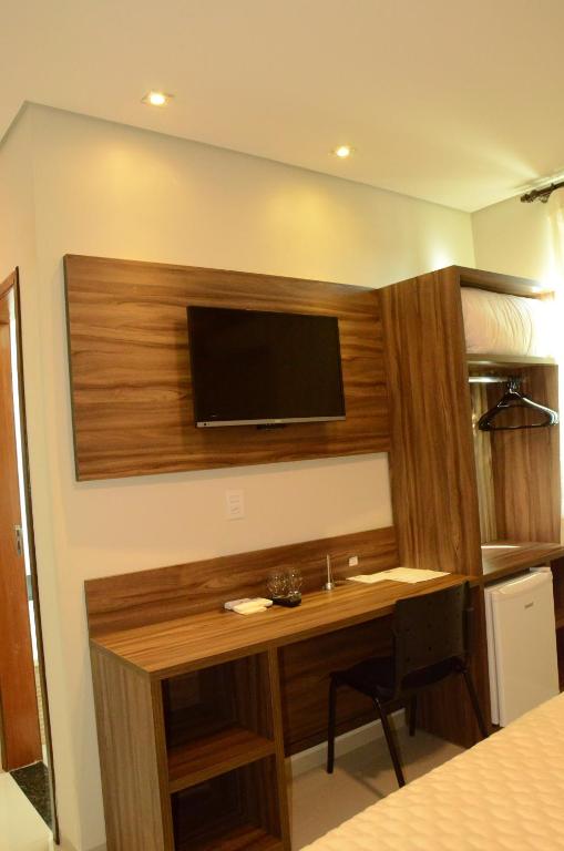  Gold Hotel