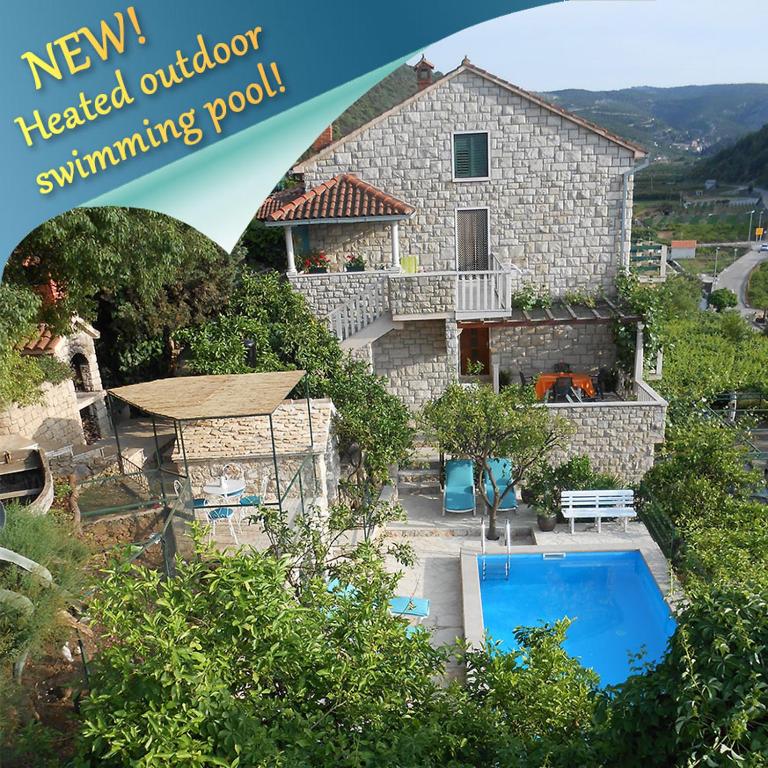 A piscina localizada em Apartments Kate Postira ou nos arredores