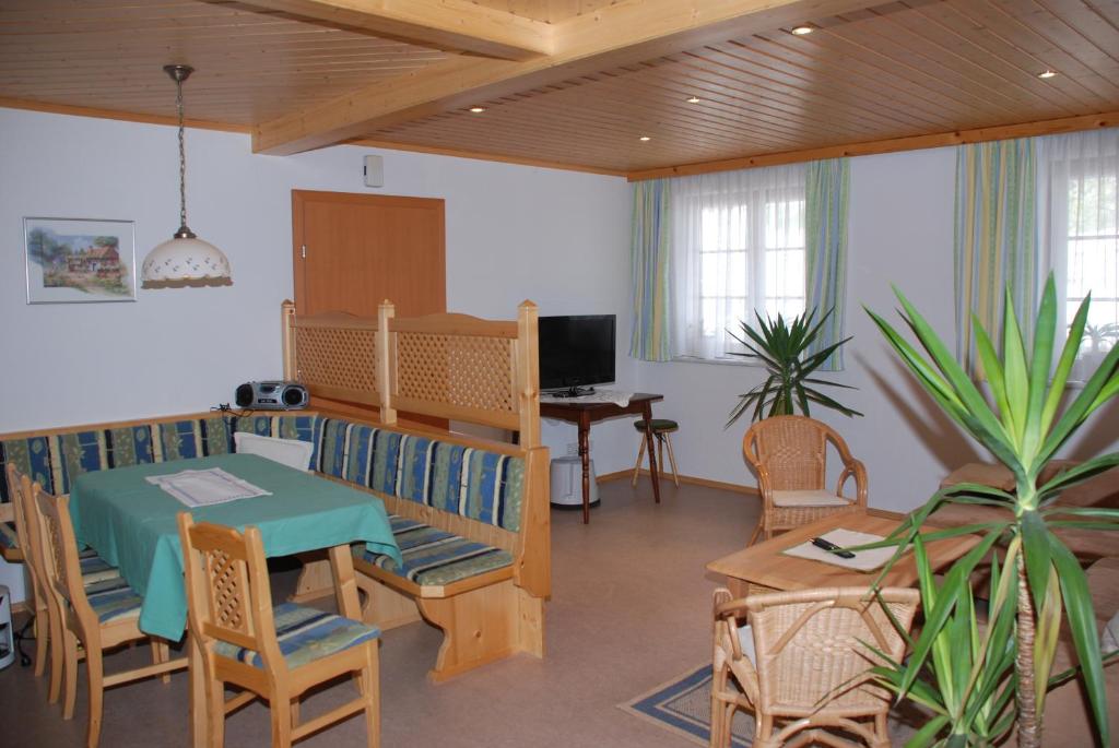 TV a/nebo společenská místnost v ubytování Appartement Grundner