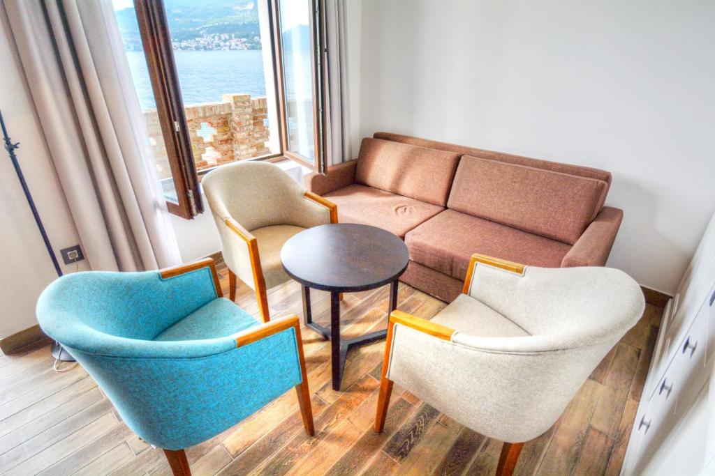 Posezení v ubytování Forte Rose Hotel