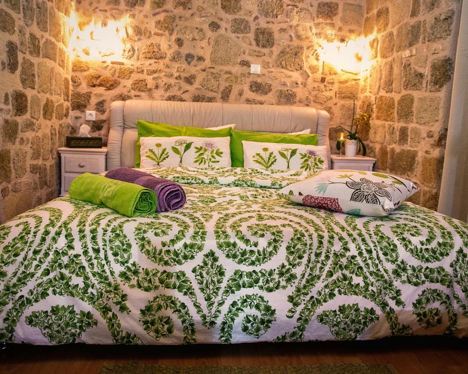 George & Alexandra's Apartments - 1