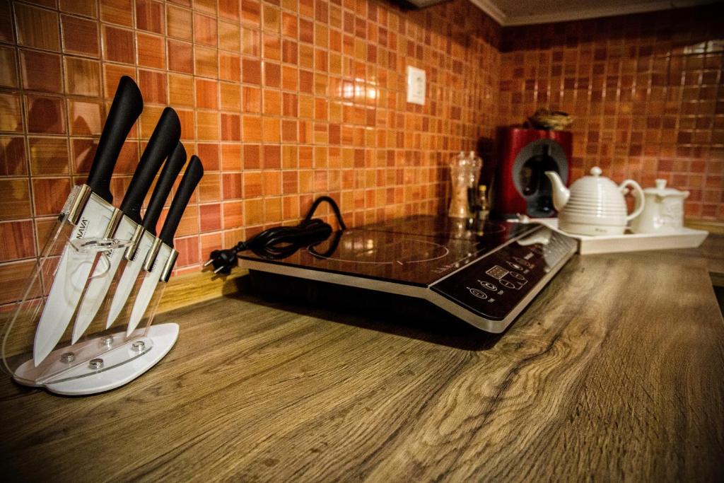 George & Alexandra's Apartments - 12