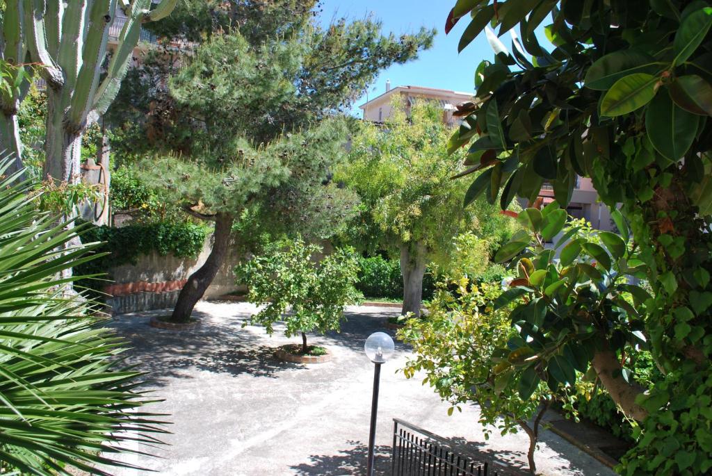 Ogród w obiekcie Profumo di lavanda Taormina