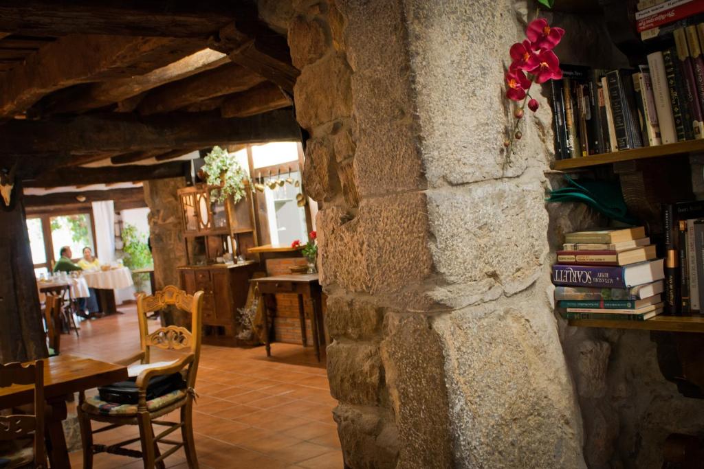 Un restaurante o sitio para comer en Posada Las Espedillas