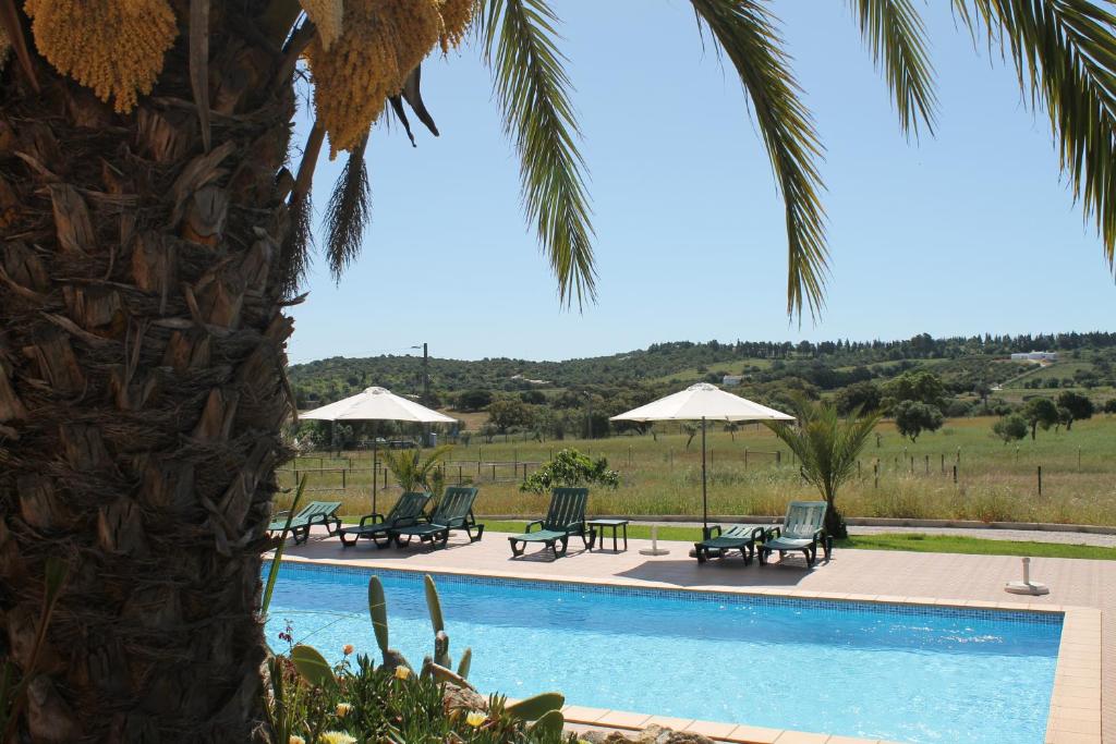 A piscina localizada em Villa Lucy ou nos arredores