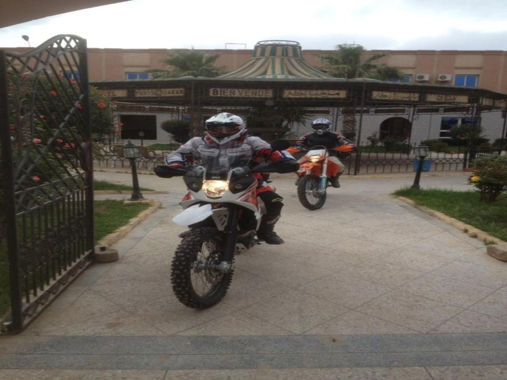 Hosté ubytování Motel Paris Dakar