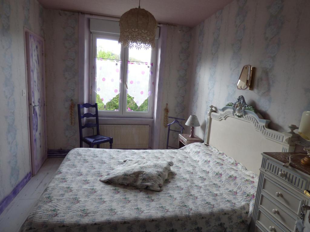 Beau Site Guimauve et Vieilles Dentelles - Family Room With Bath