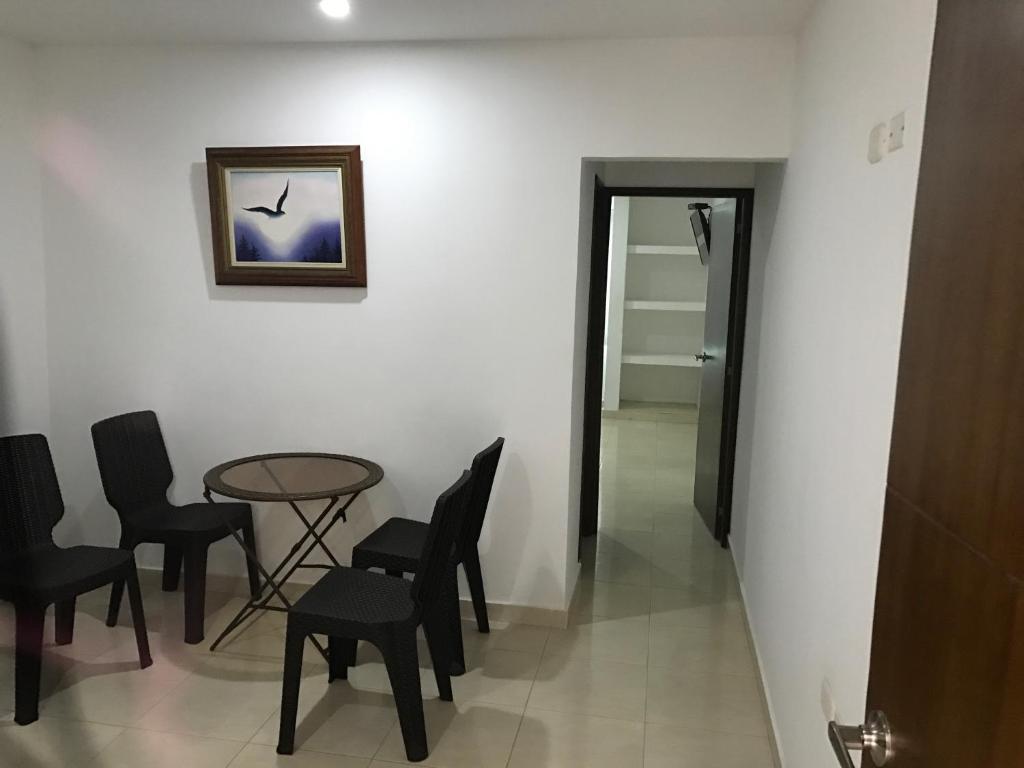 Istumisnurk majutusasutuses Mayva AprtaHotel