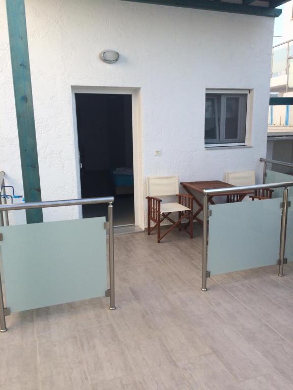 Balkon lub taras w obiekcie Socrates Apartmens & Restaurant