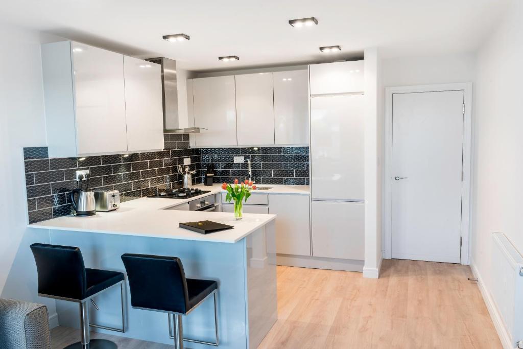 City Aldgate Apartments - Two Bedroom Apartment With Terrace