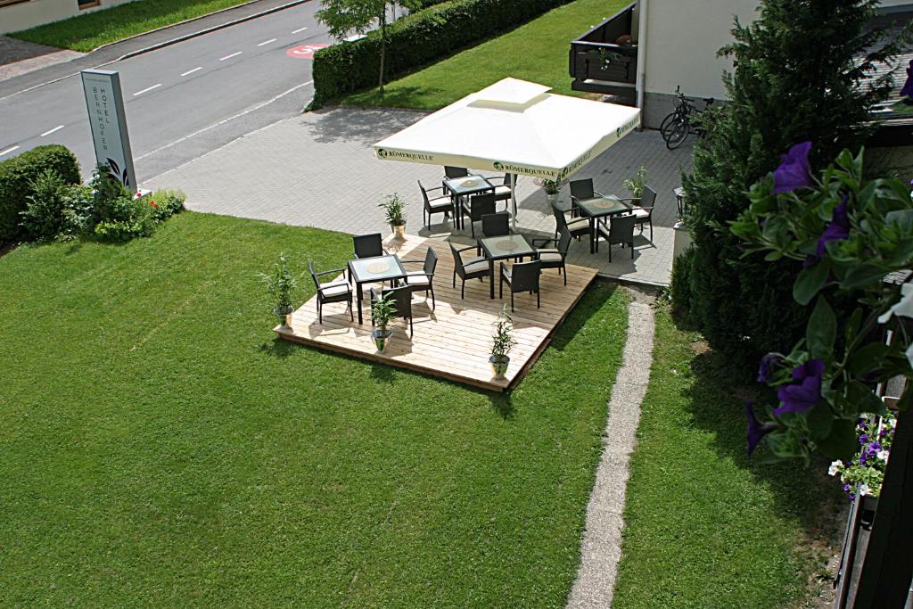 Vonkajšia záhrada v ubytovaní Dahoam by Sarina - Rooms & Suites