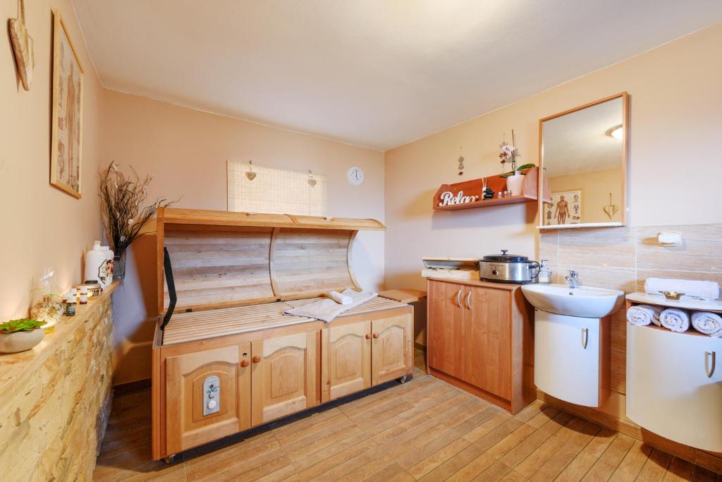 Kuchyňa alebo kuchynka v ubytovaní Wellness Apartmány Andrea
