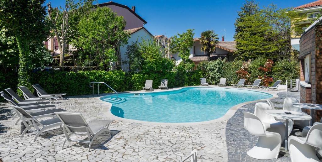 Basen w obiekcie Hotel Buona fortuna lub w pobliżu