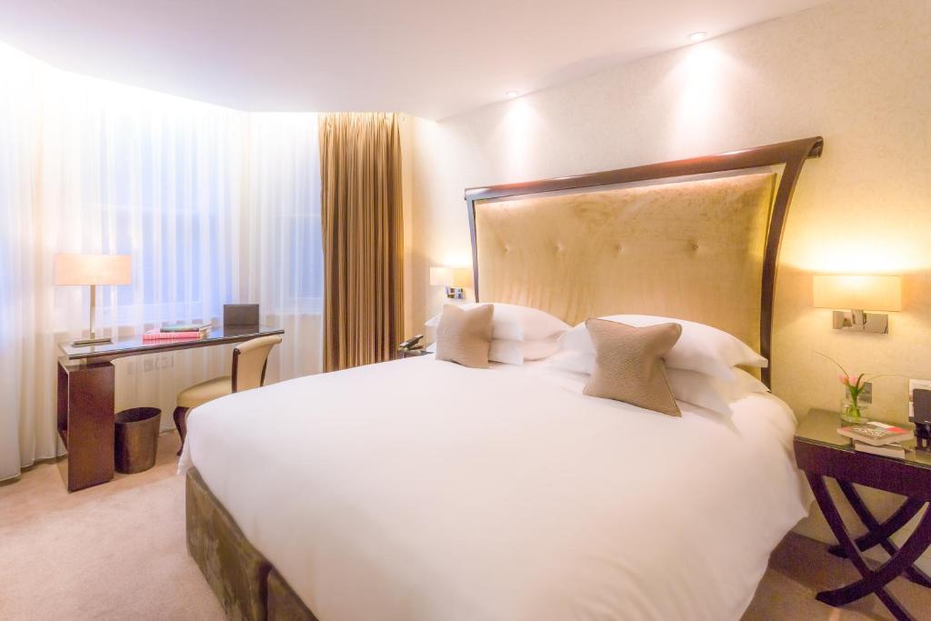 THE 10 CLOSEST Hotels to Long Legs, Manchester