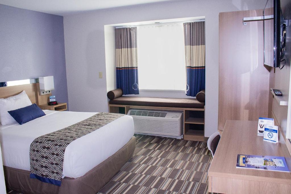 Microtel Inn & Suites by Wyndham - Penn Yan - Zimmer Mit Queensize-Bett – Nichtraucher