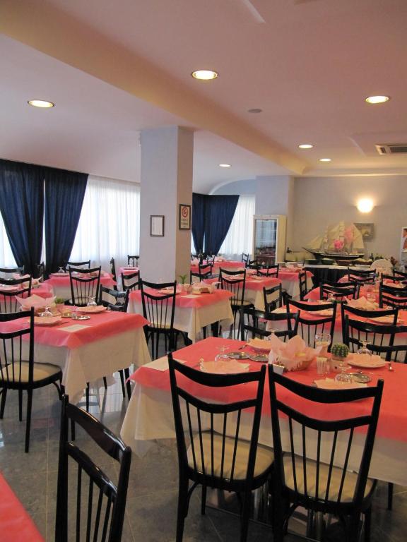 Restaurace v ubytování Hotel Monti