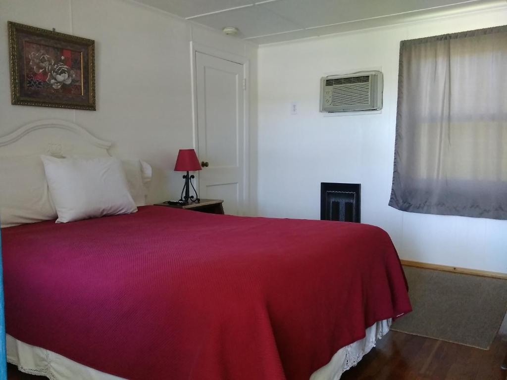 Clarketon Motel - Maggie Valley客房内的一张或多张床位